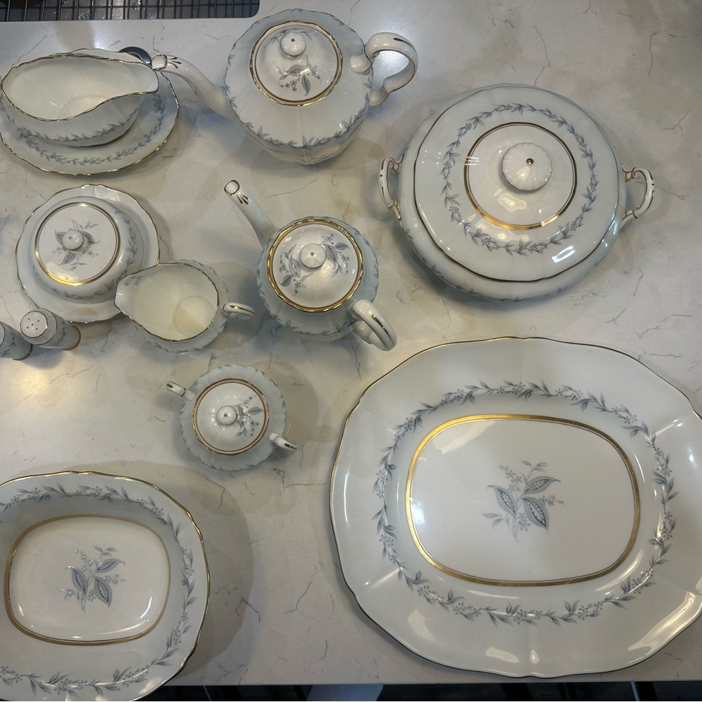 Elegant White and Gold Dinnerware Set